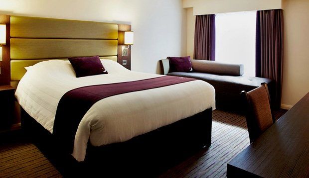 Premier Inn Premier Inn Heathrow Airport Terminal 4 Stanwell Extérieur photo